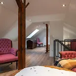 Rote Haus - Hohnemichels 보파르트