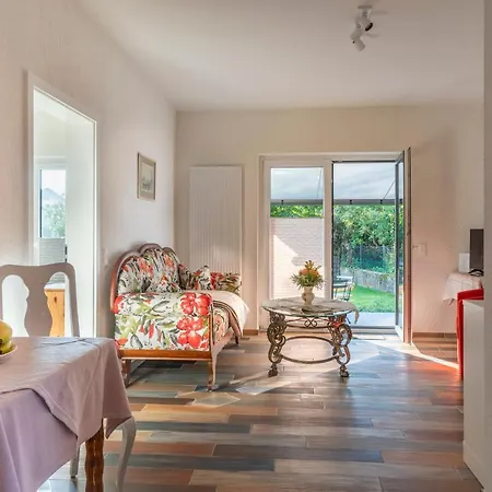 Rote Haus - Hohnemichels アパート