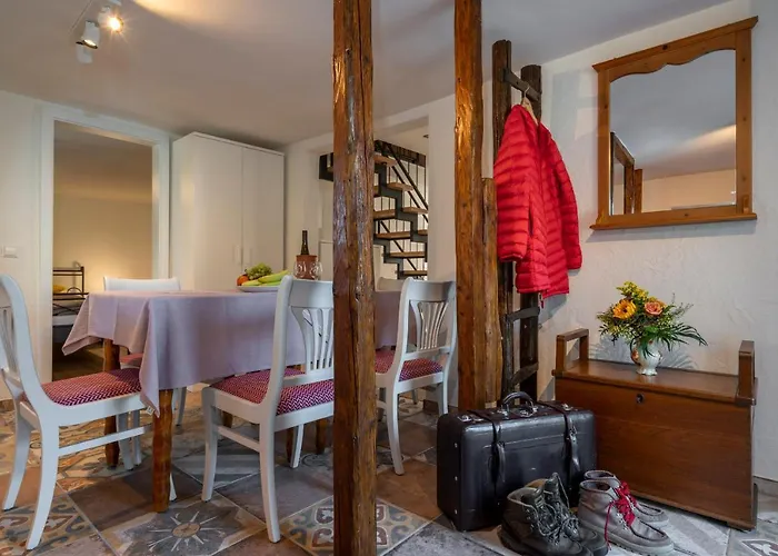 Rote Haus - Hohnemichels 보파르트